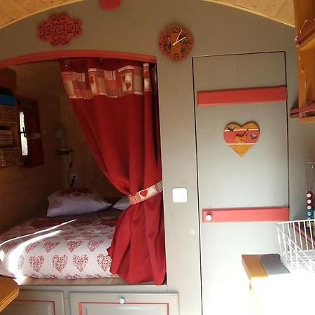 Roulotte Romantique Chauffee En Cevennes Monteils  Екстериор снимка