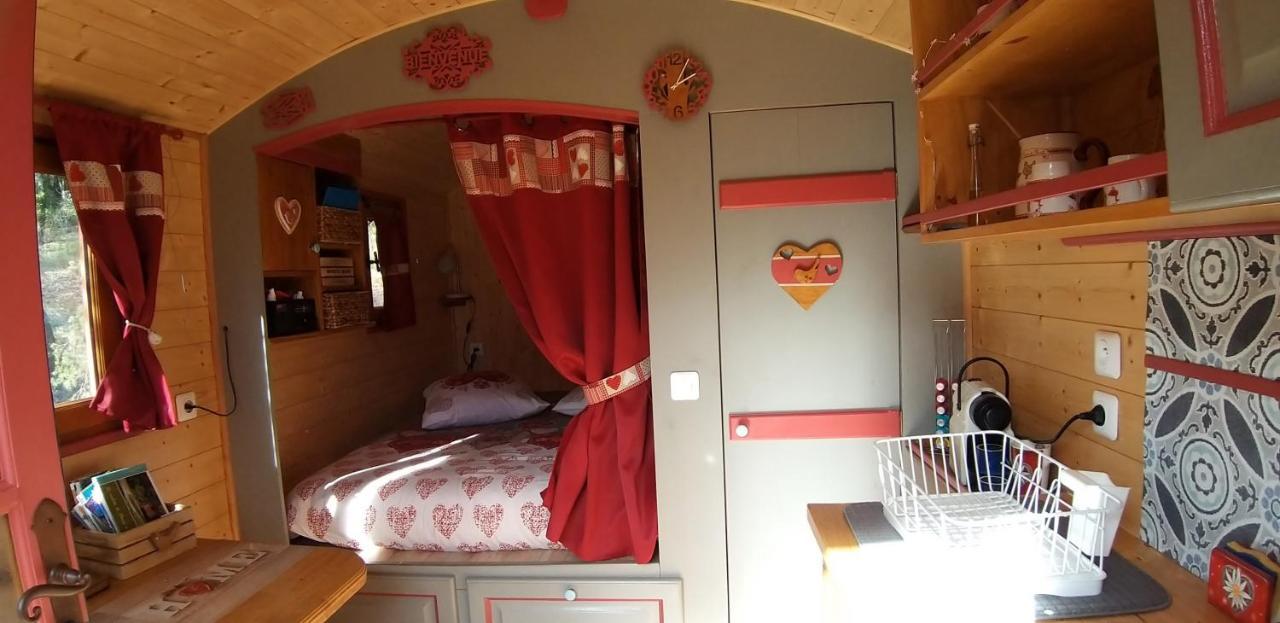 Roulotte Romantique Chauffee En Cevennes Monteils  Екстериор снимка